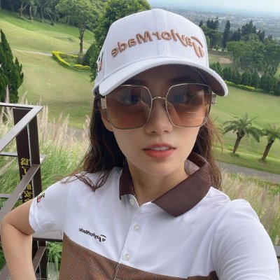 naevia071985's profile picture. You are the CEO of your own life; design it the way you want it. 📈🌱