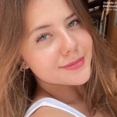 Luana58181831's profile picture. 