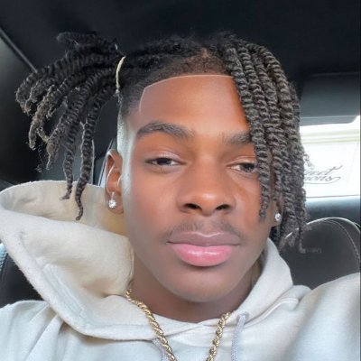 22 year olds
Basketball 🏀
My dms are open