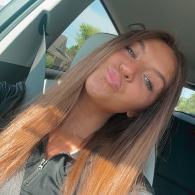 ChloeMarie323's profile picture. 