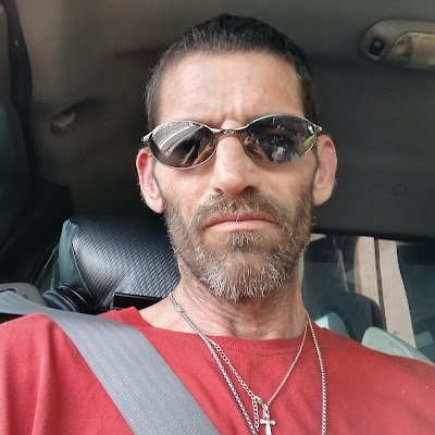 DickieFarn10681's profile picture. 