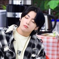 capitu (@jkilluminae) 's Twitter Profile