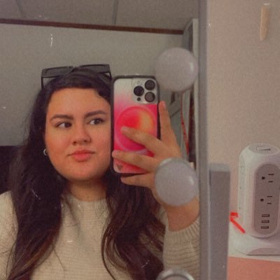 _Daniela_34's profile picture. 