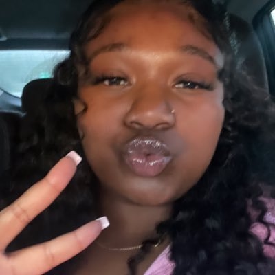 Elayzea1's profile picture. NY🗽 NYFW | Celebrity Designer               CEO @the5starroom on IG⭐️