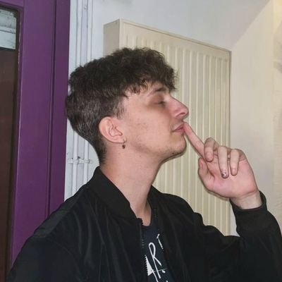 WestXellis's profile picture. 
