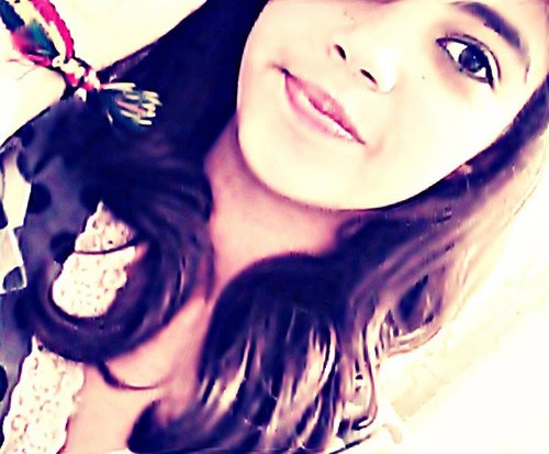 Nunca deixe  que a saudade do passado , e o medo do futuro estraguem a beleza do presente. Pois dias valem por um momento  e há momentos que valem por todaVIDA!