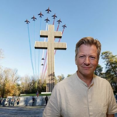 Secrétaire départemental de l'Ardèche à Debout la France, le parti de Nicolas Dupont-Aignan.