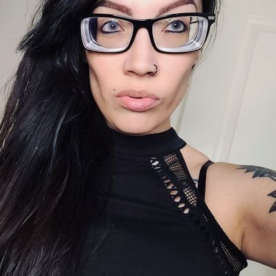 I'm an intuitive reader and I post collective readings on my page 🔮 Canadian 🇨🇦 Indigenous🦅