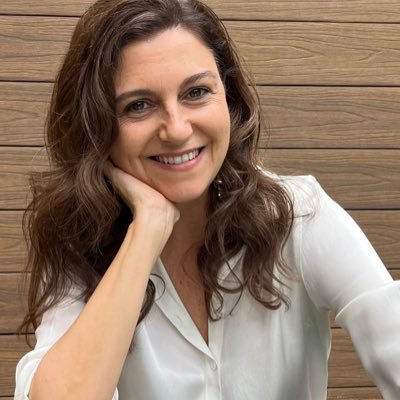 TaniaJuste's profile picture. Escriptora. Premi Prudenci Bertrana 2021 amb #Amoralart. Novel·la més recent: Les noies de Sants (Columna / Espasa)