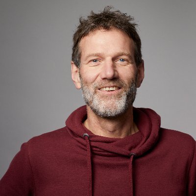 Redaktor @Beobachter; Autor «Underground Economy», «Darknet»; OSINT-Dozent.