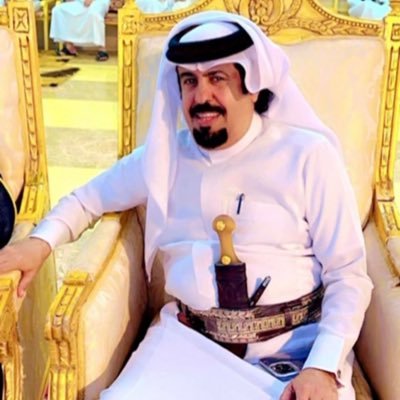بكالوريوس إعلام .. عالمي المُيول شاعر .. ومؤمن ببيت قديم يقول( كل قلبٍ محمدٍ فيه راعيه، وكل عينٍ معجبتها جناها)