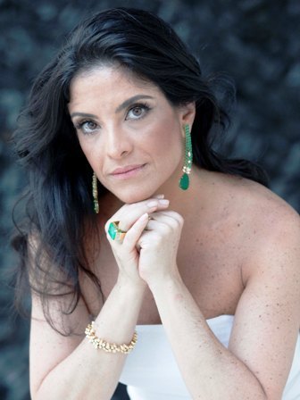 Ui, Lydia Leão Sayeg nasceu em berço de ouro.