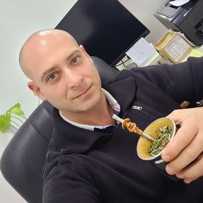 Adrian_M_Cuello's profile picture. La Medicina es el arte mas preciado.