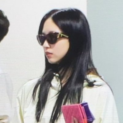 multi-stan but mostly twice🍭- mina🐧 ggs + txt 🔛🔝• personally diary or smth