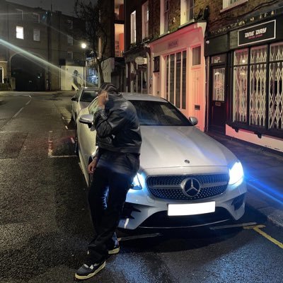 zsobusy's profile picture. 