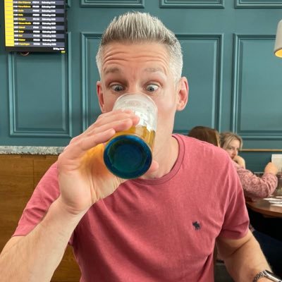Darts mad. GDL and pub player. Just trying to improve. But above all, enjoy myself 🎯🍺🏖️