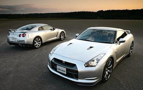 時間に縛られる労働に嫌気がさしているので、空いている時間にお金を稼げるそんな夢みたいなことを日々模索中。試してみて価値のある情報はみんなにつぶやきます。フォローは拒みませんのでいい情報があったらどんどん教えてください。