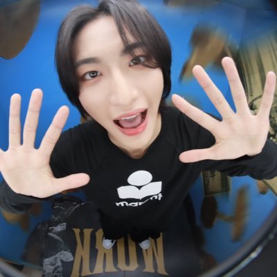 Atinyblfan's profile picture. 💖Kpop and Bl fan! 💛They/Them 💙🌈🏳️‍🌈💖BLM💛 insta trade acct: darlingwluv