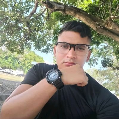 AlexEsaa42171's profile picture. 