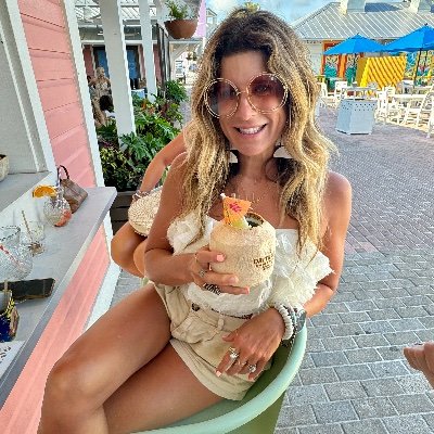 leelee7177's profile picture. Jesus is EVERYTHING. I love my family, all things health and fitness. Romans12:12 #ellastrong NO DMS