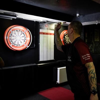 single father of 2 beauitful boys love my darts n football #teammac #superkimhuybrechts