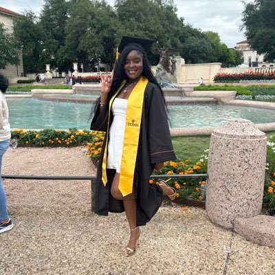 flowers never pick themselves 🌸🦂.IM THAT GIRL . ut’24. CERTIFIED LOVER💖💐