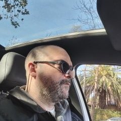 Niño indigo. Anti-populista.
Miembro fundador y militante de agrupación LA VERSTAPPEN