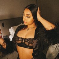 ella🌸 (@itsellaeman) 's Twitter Profile