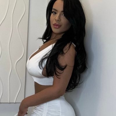 Sweet, Sexy and curvy Latina Back up page