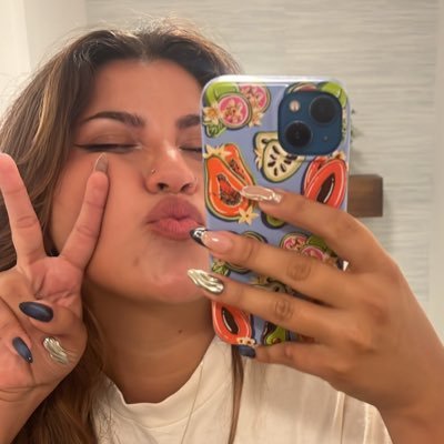 slayerskye's profile picture. 🤠 @elfsbe