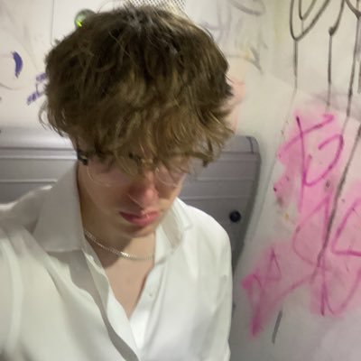 Fragzyyy's profile picture. 22 im not funny, top 500 in every game I play