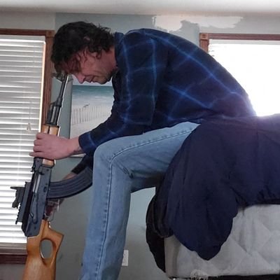 Somewhat creative introvert. Metalhead. Interested in AI art and news.