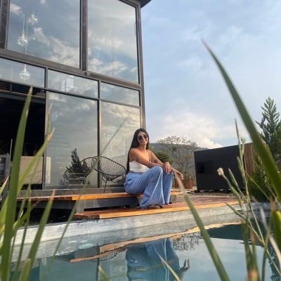 cynthia_samano's profile picture. Don't look back. You're not going that way. ⭐️ JL 🦁