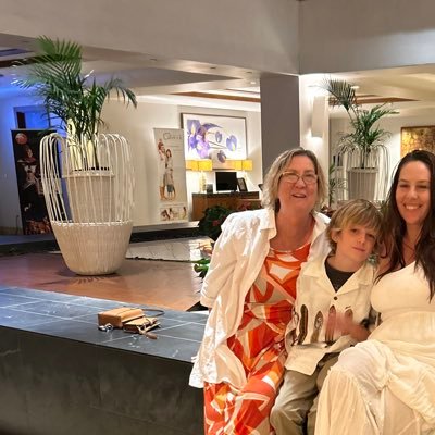 #BringYourVoice 🇺🇸🗽🌻 🇺🇦 MomOf2🤗❤️❤️❤️my3Ltl’s BigSis&Auntie🥰🥂#4evrFriends #CaCraftBeer #Climate #FoodSecurity4all WeRStewardsVoting4Democracy&⚖️ 🌊🪴🌎