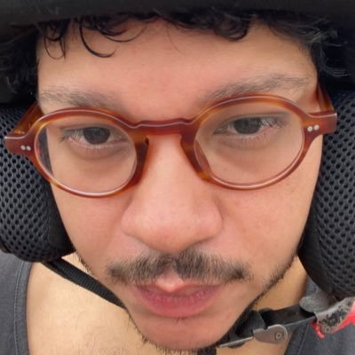 VerdeNeonnn's profile picture. meio esquecido