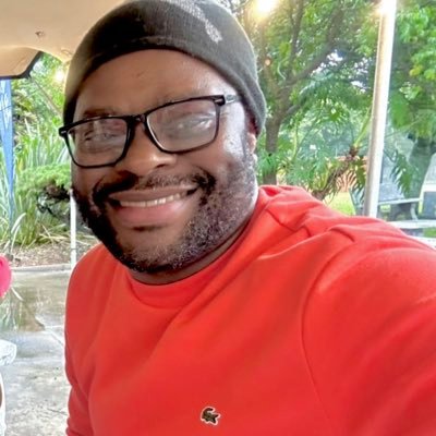 ThaboMantyi's profile picture. Husband l Father l Lawyer