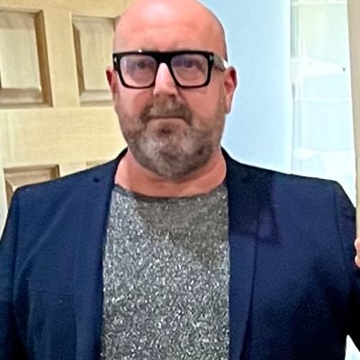 Voiceover/TV Producer/Script Doctor/Comedian VO bkgs: info@londonvoiceover.com Narrator ‘For The Love of Kitchens’ season 1 @hgtv