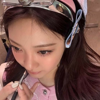 hwrtyna's profile picture. to be a star you must burn ࿐ ﾟ𓏸