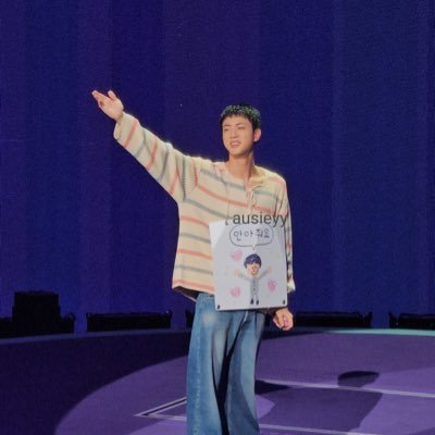 #WelcomeHomeJin