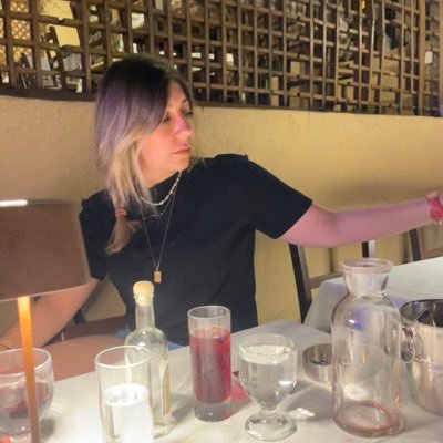 yagmurakelci's profile picture. başım köpük köpük bulut ☁️ içim dışım deniz 🌊