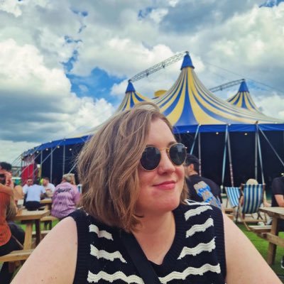 M0llieee's profile picture. freelance writer @studiogrowuk | (🏳️‍🌈 @lgbtblues) | it’s just memes and football here • she/her