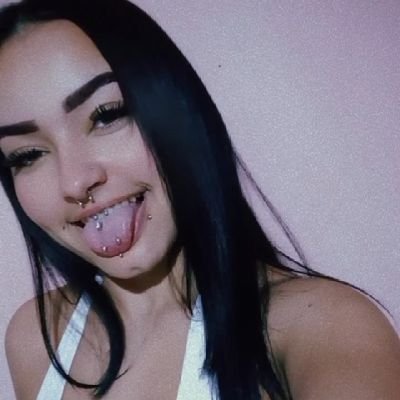 “conheci o amor próprio e jurei a ele amor eterno”😘👋🏼