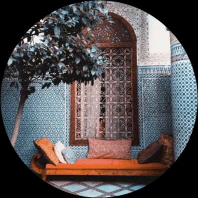 مهتم في الشعر واللغة وعلومها . أَعِذني رَبِّ مِن حَصَرٍ وَعيٍ وَمِن نَفسٍ أُعالِجُها عِلاجا