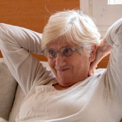 Economista. Eurodiputada (2020-24). Consellera d’Educació (2017).