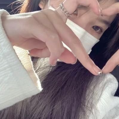 yuzu23819568588's profile picture. 