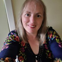 Bookmarks and Stages (@lou_bookmarks) 's Twitter Profile