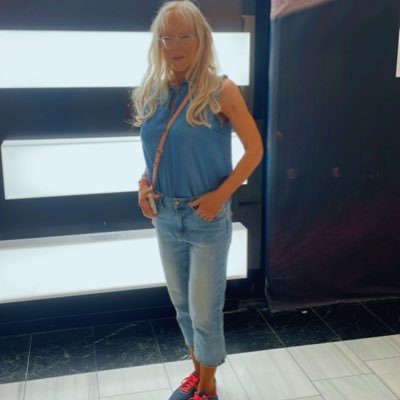 Anne Hellevik Profile
