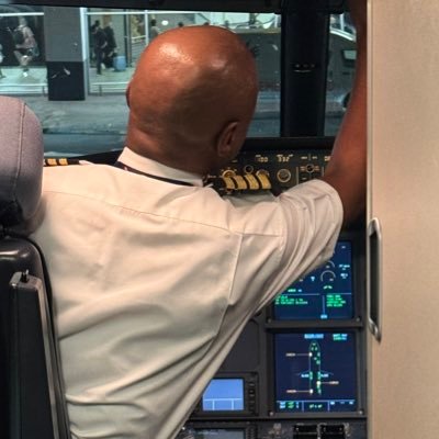I'm a bus driver. An #Airbus driver! A proud SAA Pilot. Die hard #OrlandoPirates & #Arsenal supporter! My tweets are my views & DO NOT represent my employer!