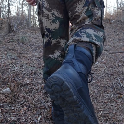 nbtemperature's profile picture. 爱好 军靴 迷彩 篮球鞋 不血腥的sm 1 s  坐标024 私信都会看