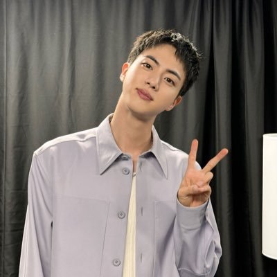 GS9u8BJijzkBmEv's profile picture. BTSと韓ドラ大好き😉 /74line/大人army/JIN🐹かなり強めのオルペン/11.23 ZOZOマリン参戦✨/無言フォロー失礼します🙇‍♀️/ジンペンさんと仲良くなりたい❣️